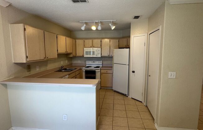2 beds, 2 baths, $1,700