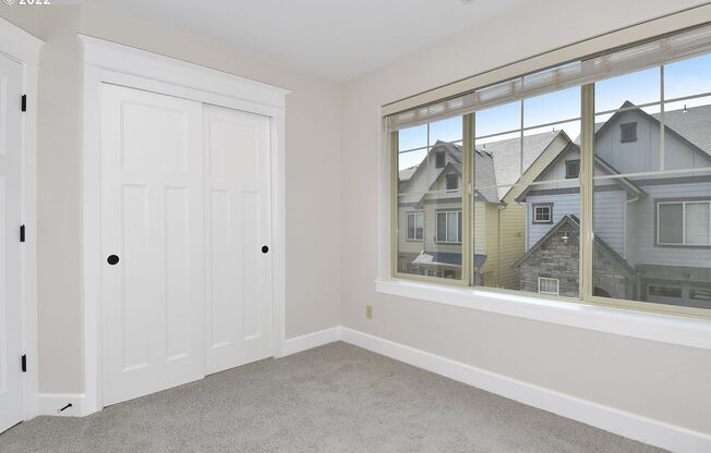 3 beds, 2.5 baths, $2,595