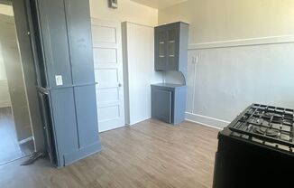 1 bed, 1 bath, 700 sqft, $1,825, Unit 930