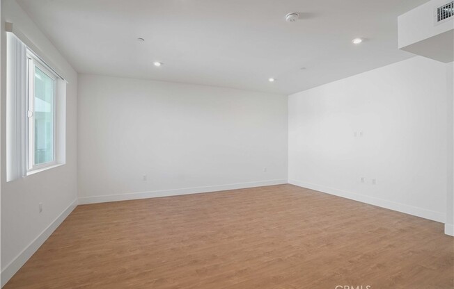 2 beds, 2 baths, 1,122 sqft, $2,371, Unit 409