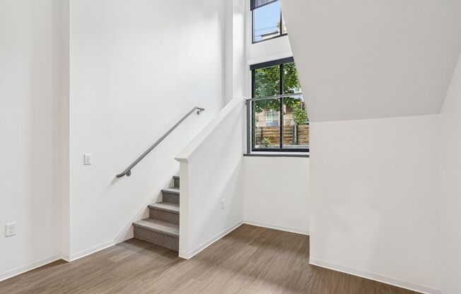 1 bed, 1.5 baths, 610 sqft, $2,450, Unit 105