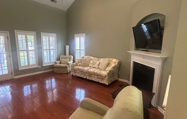 3 beds, 2.5 baths, $2,300