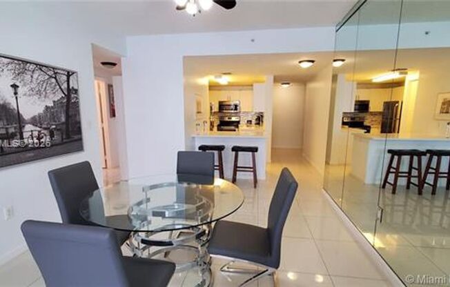 2 beds, 2 baths, $3,600, Unit # 1203