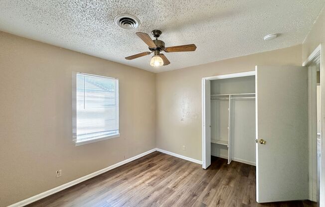 3 beds, 1 bath, $995