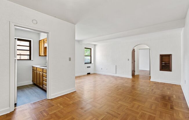 1 bed, 1 bath, $1,000, Unit 103