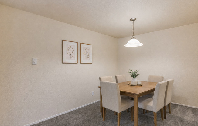 2 beds, 2 baths, 912 sqft, $1,995