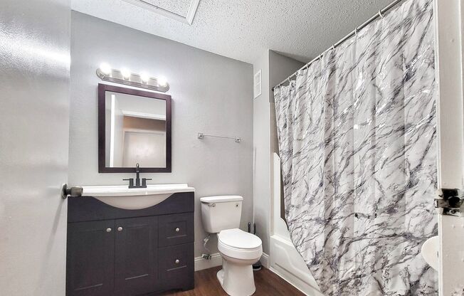3 beds, 3 baths, $1,700, Unit Unit 527