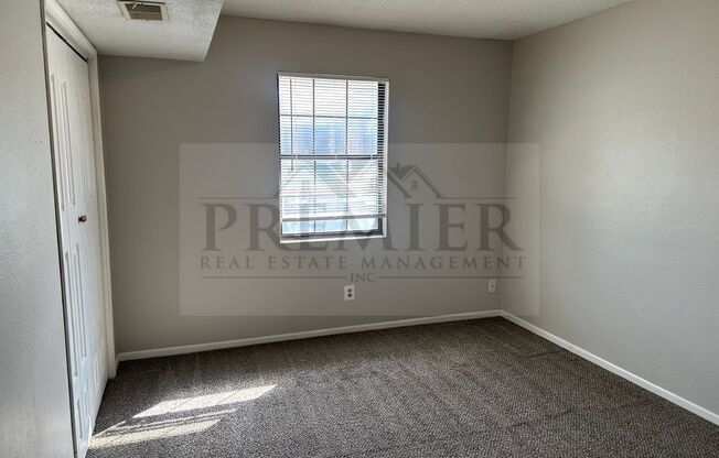 2 beds, 1 bath, $790, Unit 300-3