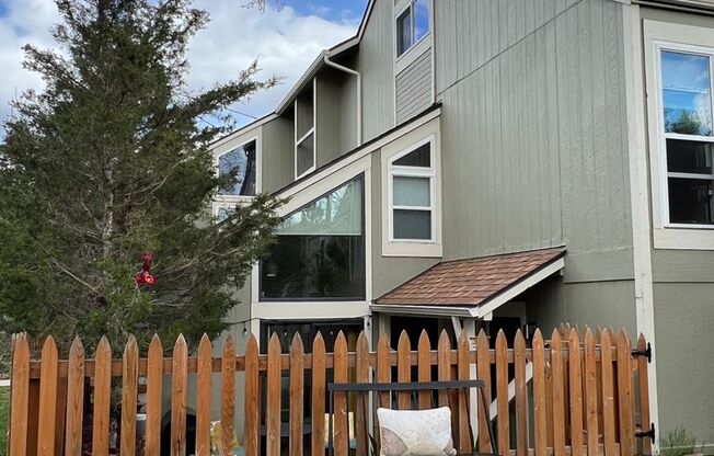 Nature’s Paradise in Shanahan Ridge - Fully Furnished