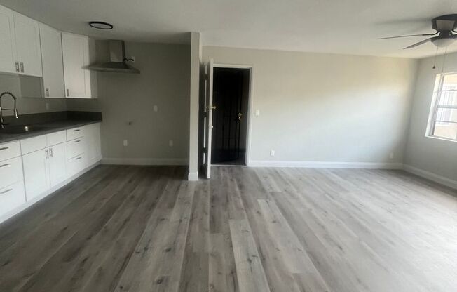 1 bed, 1 bath, $1,950, Unit 1230-11