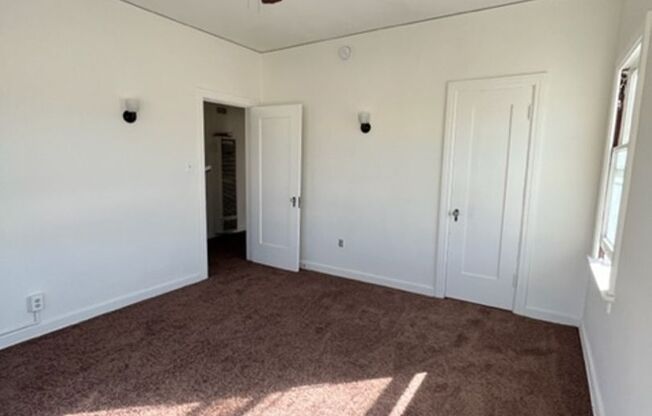 2 beds, 1 bath, 1,250 sqft, $2,595