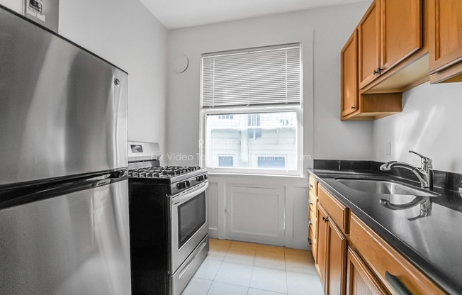 2245 LARKIN