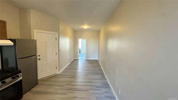 2 beds, 1 bath, $2,600, Unit 2L