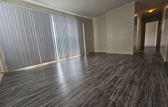 NE 2 bedroom 1 bath with fenced yard, near public park/pool