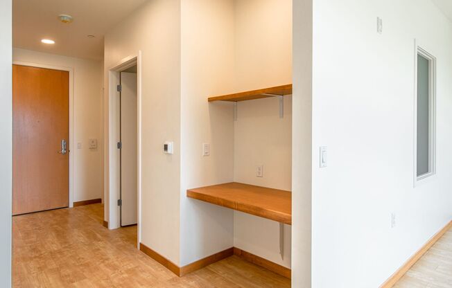 1 bed, 1 bath, 648 sqft, $1,090, Unit A212