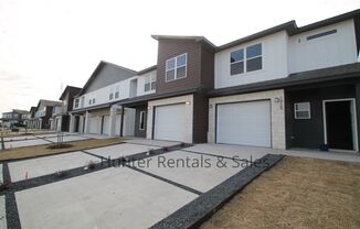 3 beds, 2.5 baths, $1,725