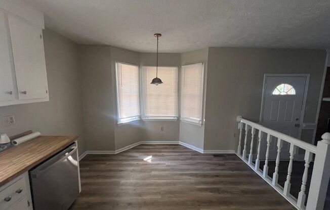 3 beds, 2 baths, $1,500