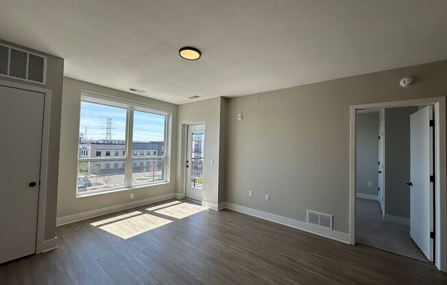 1 bed, 1 bath, 865 sqft, $1,724, Unit 321