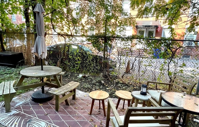 18 MEAD ST