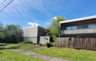 628 Ferry St SW Apartments