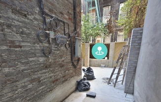 76 E 7 ST