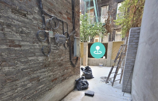 76 E 7 ST