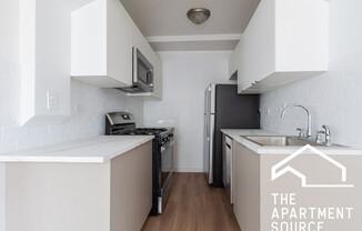 2756 N Pine Grove Ave, Chicago IL 801