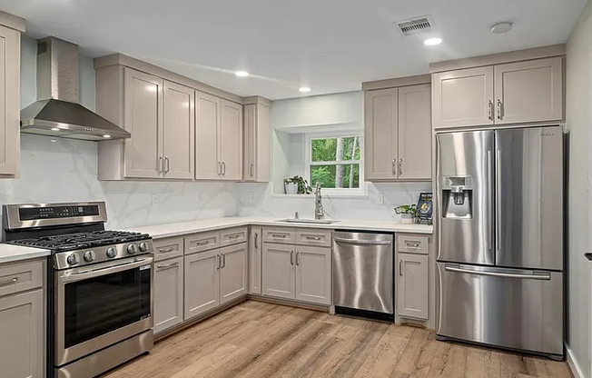13 LEVERWOOD CT