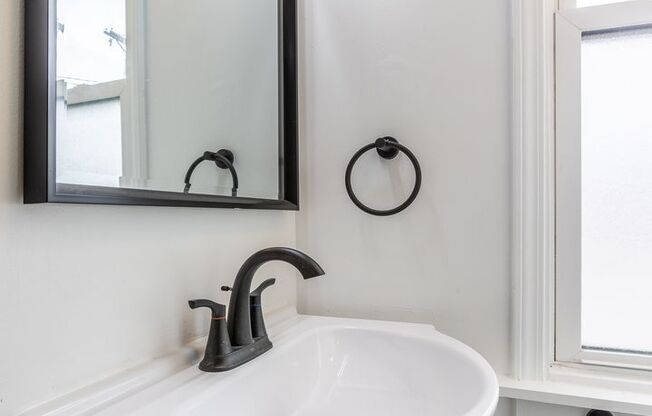 2 beds, 1 bath, $1,299, Unit Apt 1