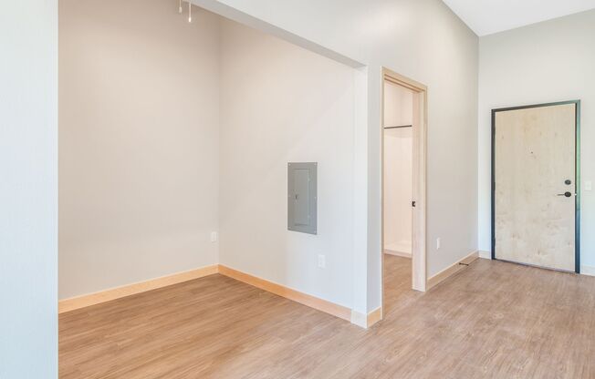 Studio, 1 bath, 466 sqft, $1,460, Unit 128