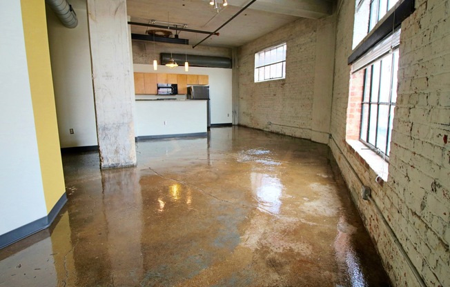2 beds, 1 bath, 929 sqft, $1,595, Unit APT 2A