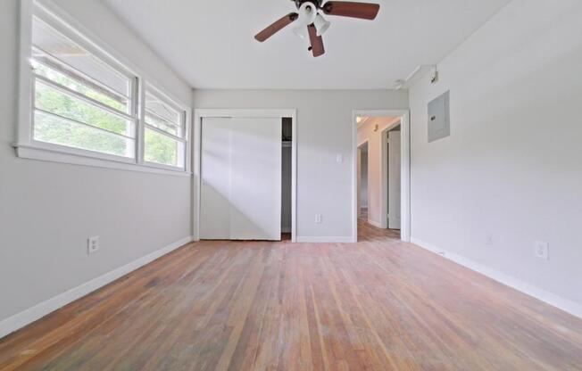 2 beds, 1 bath, $875, Unit UNIT A