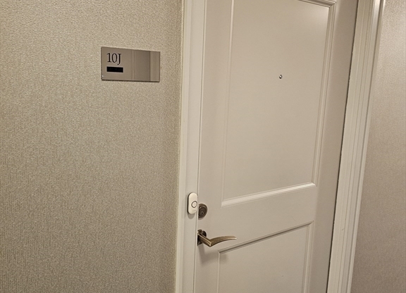 1 bed, 1 bath, 802 sqft, $3,150, Unit 10J