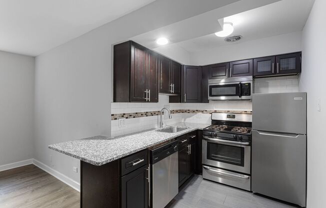 Studio, 1 bath, 371 sqft, $1,550, Unit 207