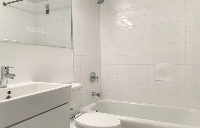 1 bed, 1 bath, $3,825, Unit 11J