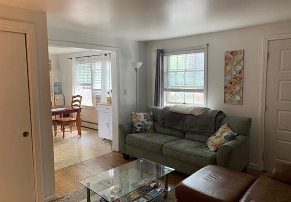 172 B CHARLES ST