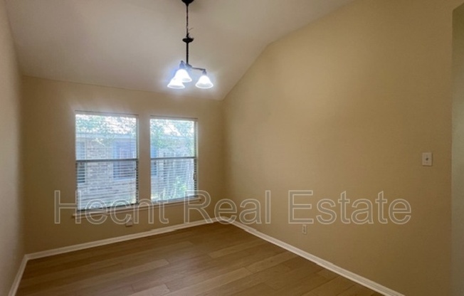 1712 BUSH COAT LN
