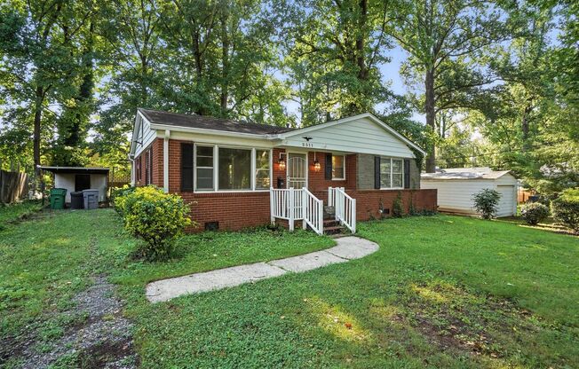Charming Brick Ranch in Popular Oakhurst