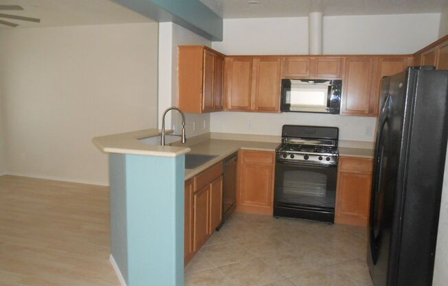 3 beds, 2 baths, $1,700, Unit # 14 2054