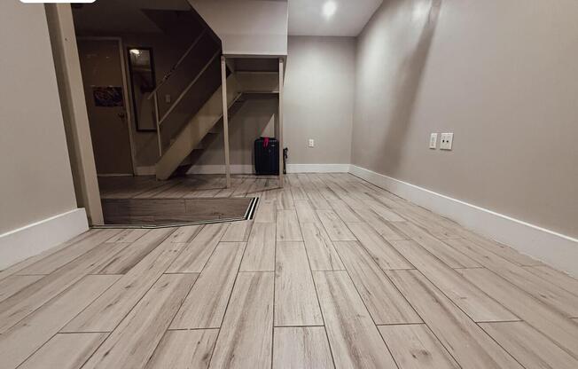 1 bed, 1 bath, $2,995, Unit B