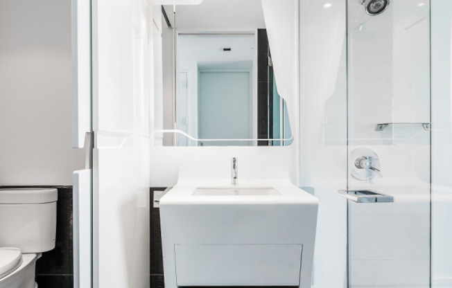 1 bed, 1 bath, 704 sqft, $5,150, Unit 40E