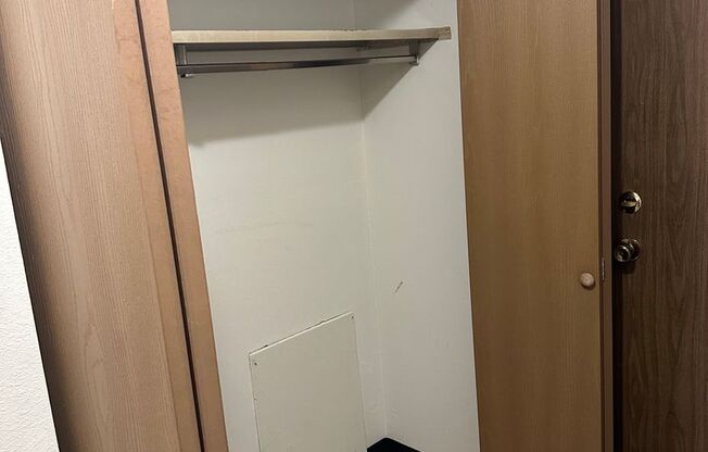 Studio, 1 bath, $625, Unit 1502-36