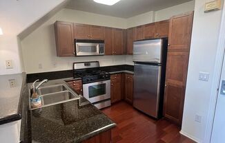 1 bed, 1 bath, 870 sqft, $2,800, Unit 464