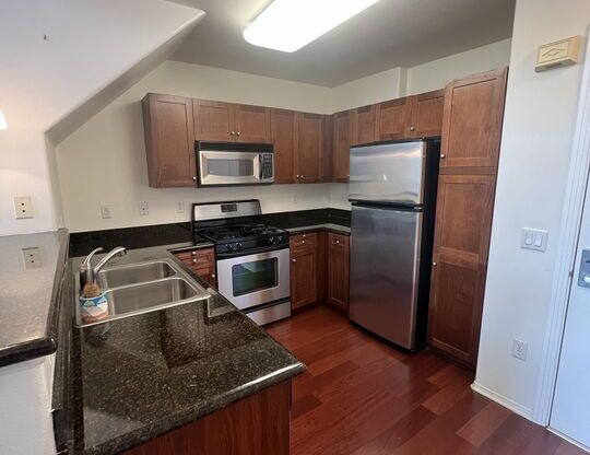 1 bed, 1 bath, 870 sqft, $3,000, Unit 464