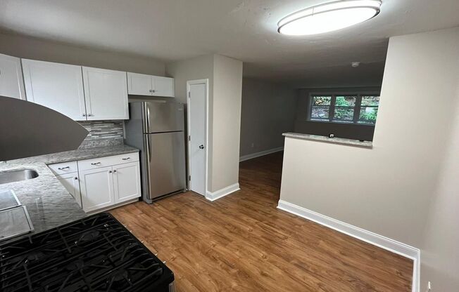 2 beds, 1 bath, $1,925, Unit 99-C