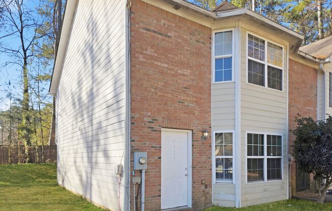 Charming Forest Park Townhome with Modern Finishes