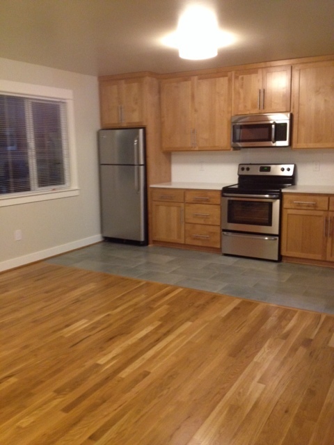 2 beds, 1 bath, $1,995, Unit 10