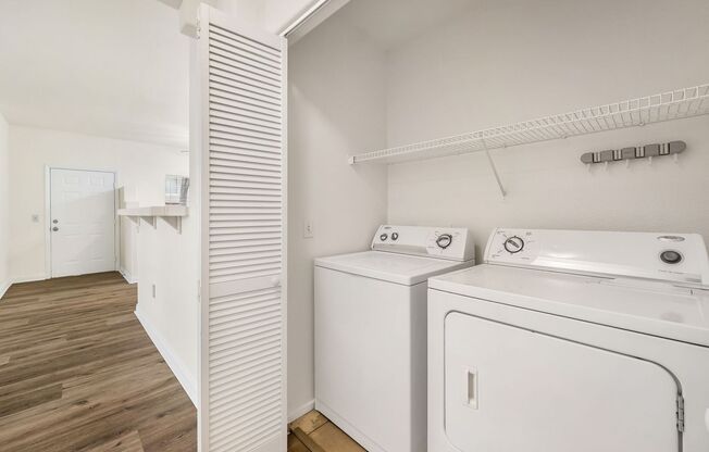 2 beds, 2 baths, $1,200, Unit # 1044