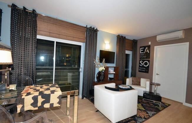 819 Broadway 210 Living 3