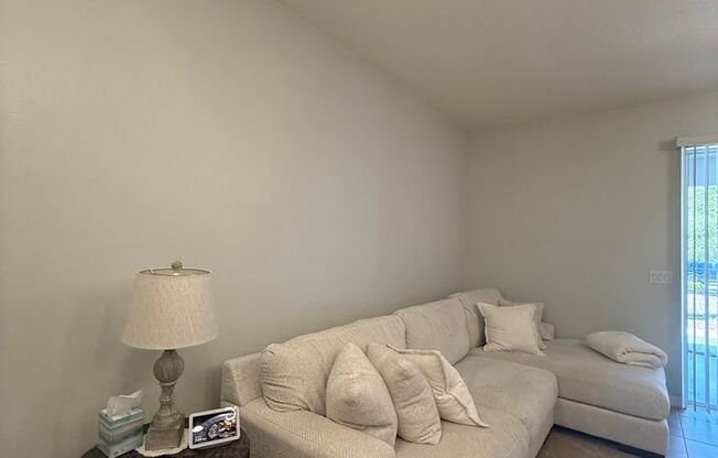 3 beds, 3 baths, $2,400